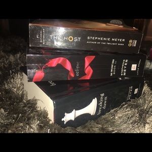 3 books by Stephanie Myers